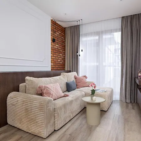 Daire Rakowicka Brick Near Station By Renters