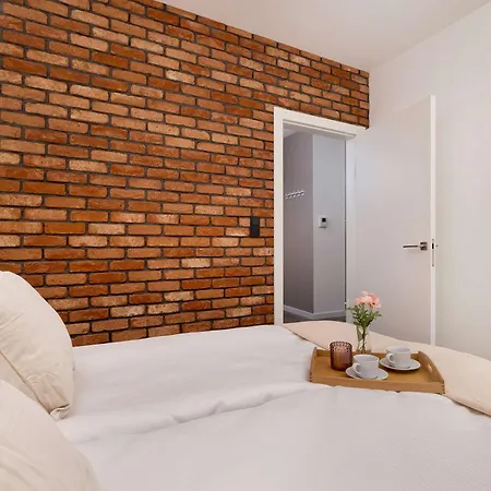 Rakowicka Brick Near Station By Renters *