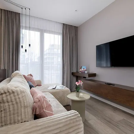 Rakowicka Brick Near Station By Renters Apartamento Cracóvia