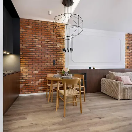 Apartamento Rakowicka Brick Near Station By Renters